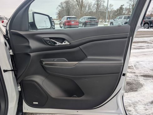 Used 2023 GMC Acadia SLT image 40