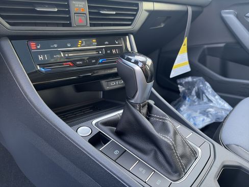 New 2026 Volkswagen Jetta SE image 22