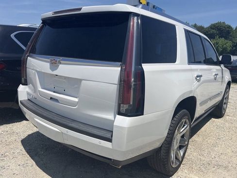 Used 2016 Cadillac Escalade Premium AWD/4WD image 8