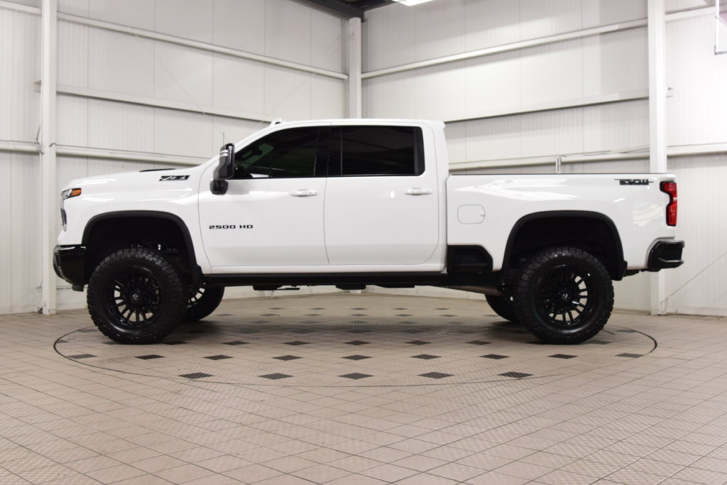 Used 2025 Chevrolet Silverado 2500 LTZ w/ Trail Boss Package AWD/4WD image 4
