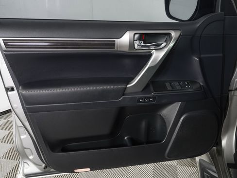 Used 2023 Lexus GX 460 Luxury w/ Sport Design Package AWD/4WD image 14