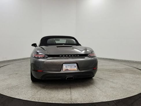 Used 2017 Porsche 718 Boxster RWD image 4