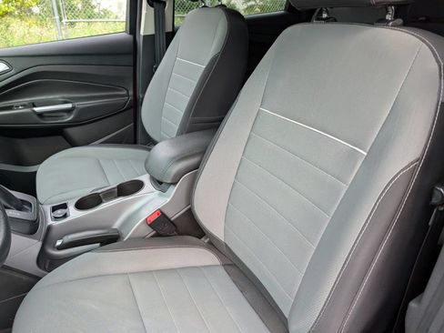 Used 2015 Ford Escape SE FWD image 16