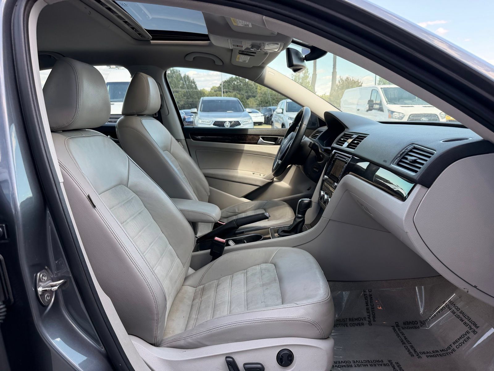 Used 2015 Volkswagen Passat TDI SEL Premium FWD image 22