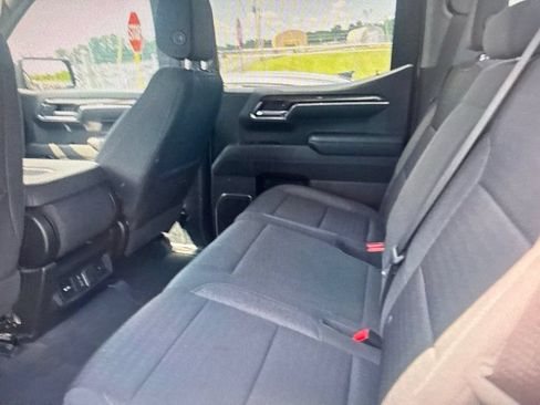 Used 2023 Chevrolet Silverado 1500 LT AWD/4WD image 7