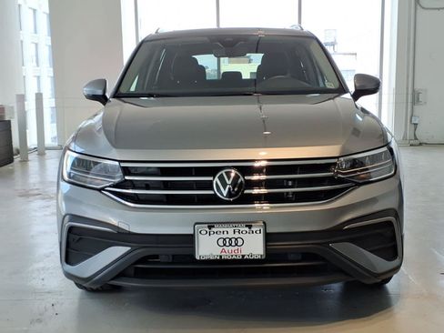 Used 2022 Volkswagen Tiguan SE AWD/4WD image 2