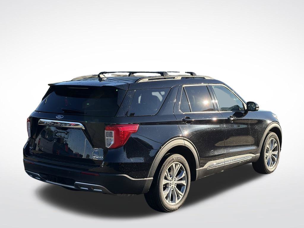 Used 2023 Ford Explorer XLT w/ Equipment Group 202A AWD/4WD image 6