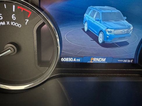 Used 2023 Ford Expedition Max XLT AWD/4WD image 4