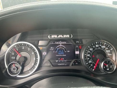Used 2023 RAM 1500 Laramie AWD/4WD image 19