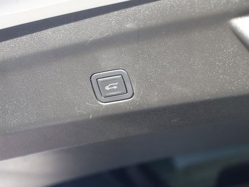 Used 2023 Cadillac Escalade ESV Sport Platinum image 35