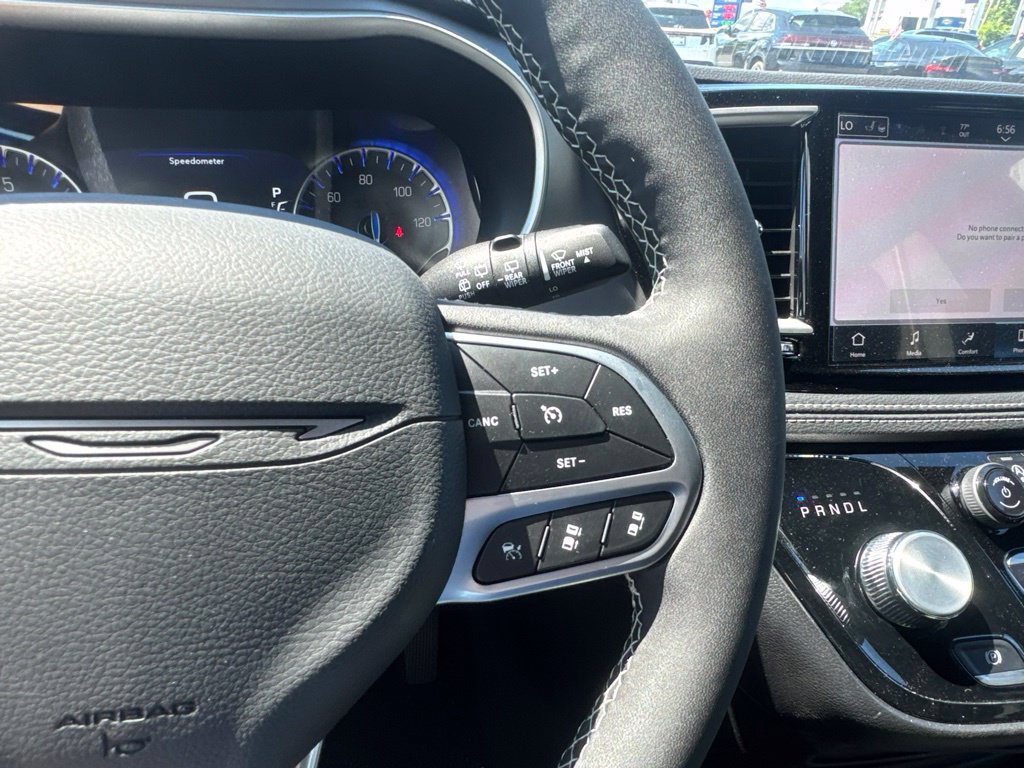 New 2027 Chrysler Pacifica Select FWD image 33