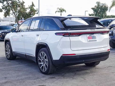 Used 2025 Jeep Wagoneer S Limited image 6