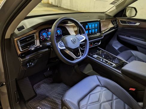 New 2026 Volkswagen Atlas SE image 8