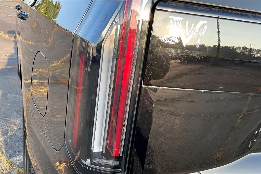 Used 2026 Cadillac Escalade Sport w/ Touring Package AWD/4WD image 24