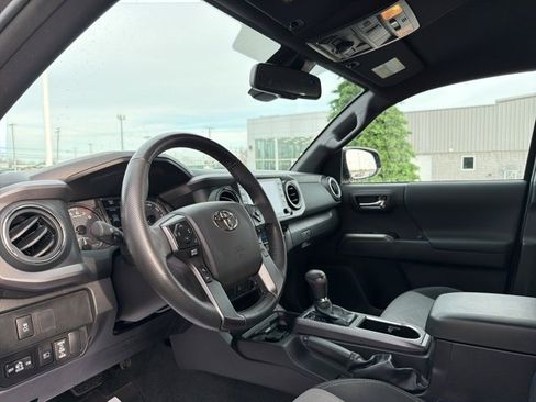 Certified 2023 Toyota Tacoma TRD Off-Road image 15