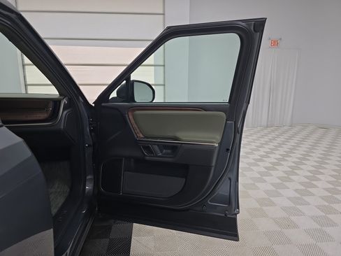 Used 2022 Rivian R1T Adventure AWD/4WD image 18