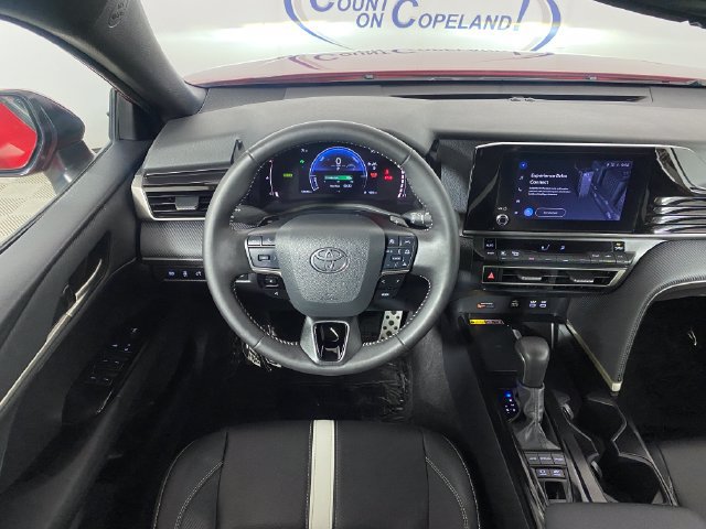 Used 2025 Toyota Camry SE FWD image 17