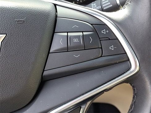 Used 2018 Cadillac XT5 Luxury w/ Driver Awareness Package image 18