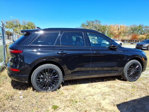 Used 2025 Lincoln Corsair Reserve w/ Jet Appearance Package image 6