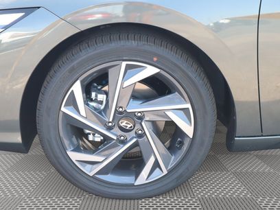 New 2025 Hyundai Elantra Limited