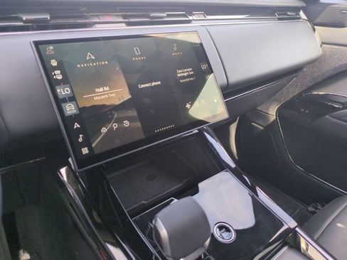 Used 2025 Land Rover Range Rover Sport S image 11