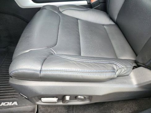 Certified 2024 Toyota Sequoia Platinum AWD/4WD image 18