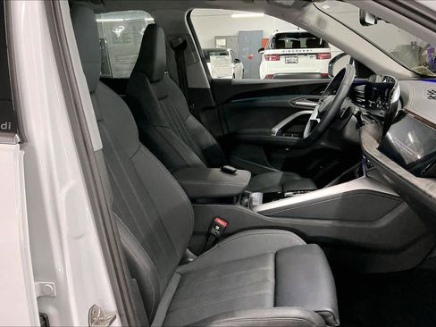 Used 2025 Audi Q5 Prestige image 10