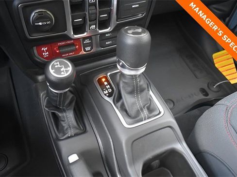 New 2025 Jeep Wrangler Rubicon w/ Technology Group image 25