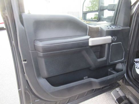 Used 2020 Ford F250 Lariat image 16