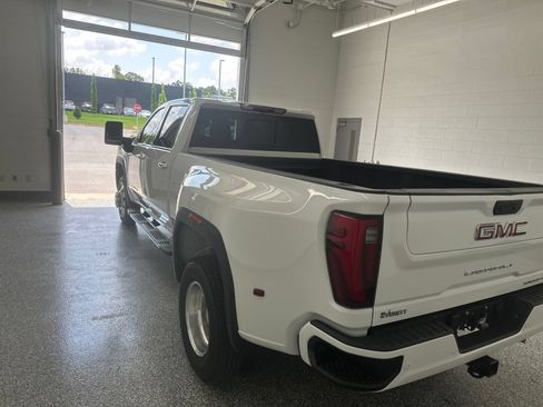 Used 2024 GMC Sierra 3500 Denali AWD/4WD image 2