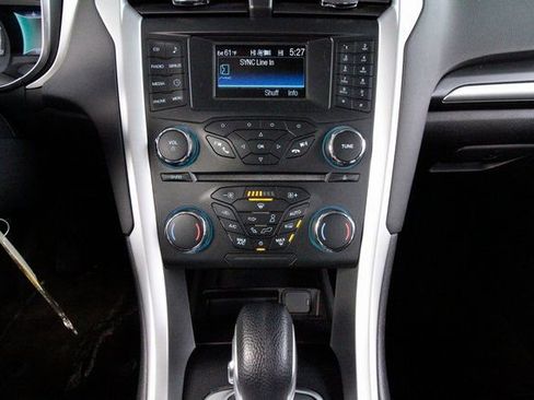 Used 2014 Ford Fusion SE image 8