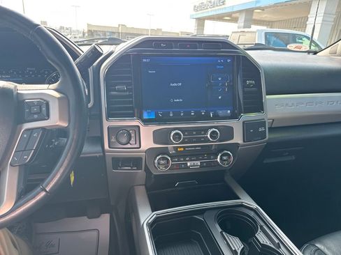 Used 2022 Ford F250 Lariat w/ Black Appearance Package image 22