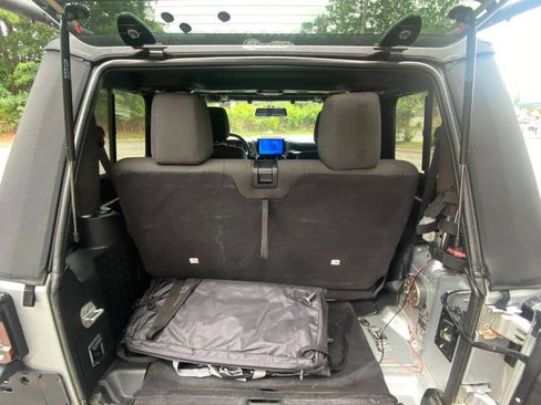 Used 2012 Jeep Wrangler Sport AWD/4WD image 37
