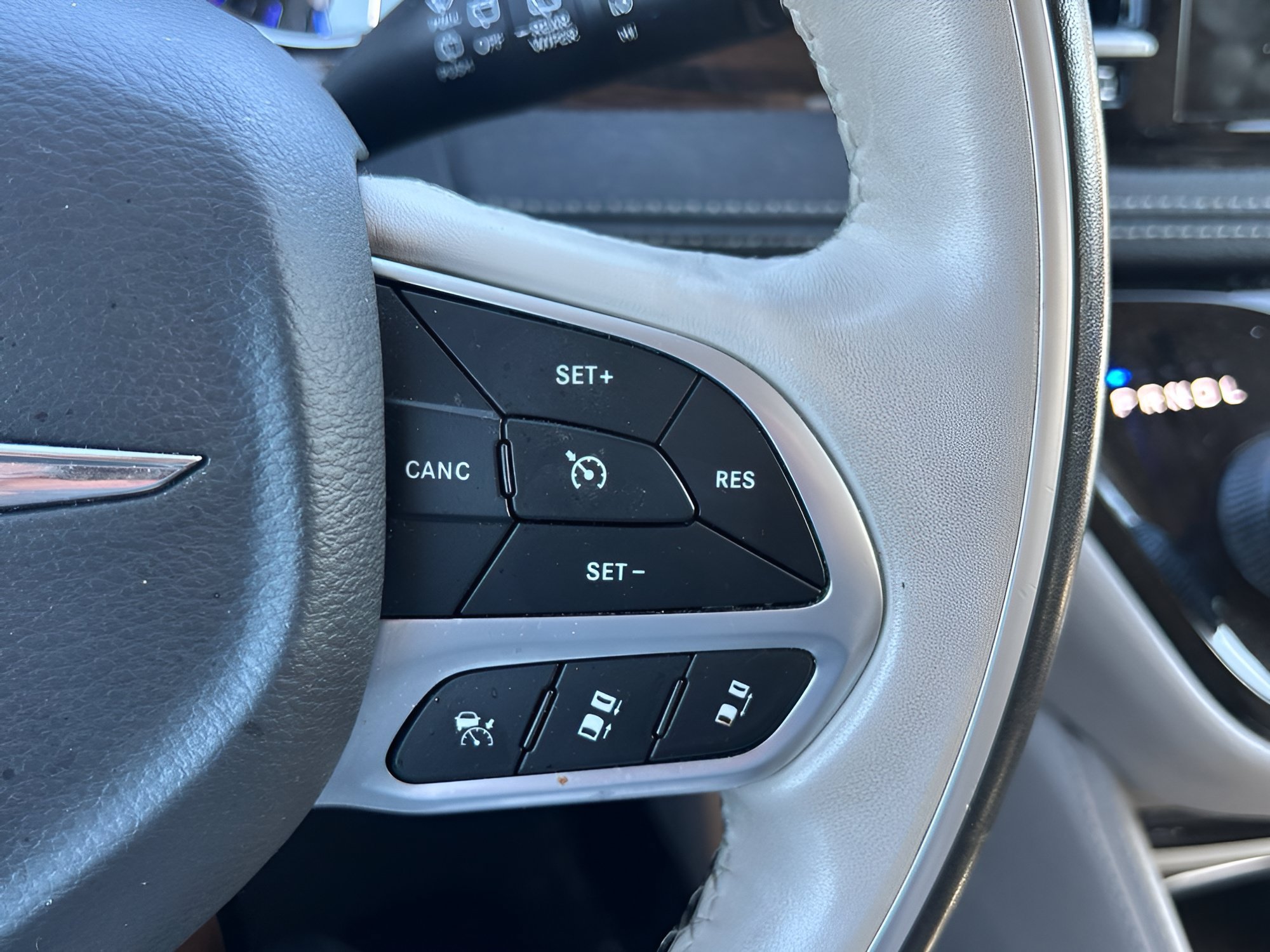 Used 2021 Chrysler Pacifica Limited w/ Uconnect Theater Family Group AWD/4WD image 26
