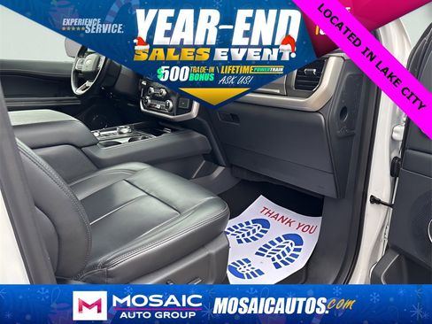 Used 2024 Ford Expedition XLT image 10