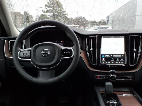 Certified 2023 Volvo XC60 B5 Plus w/ Climate Package image 10