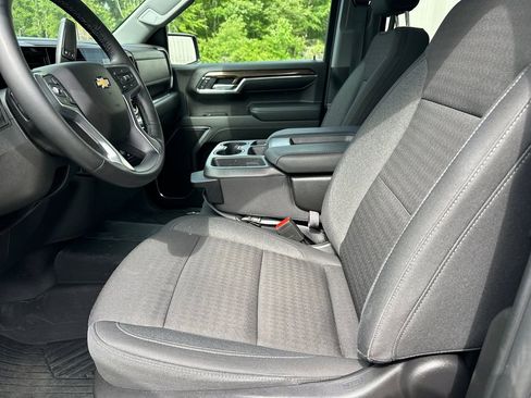 Used 2024 Chevrolet Silverado 1500 LT AWD/4WD image 10