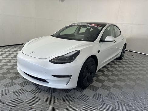 Used 2022 Tesla Model 3 Long Range AWD/4WD image 4