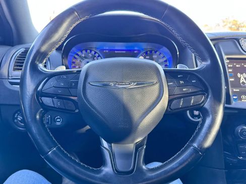 Used 2019 Chrysler 300 S image 11