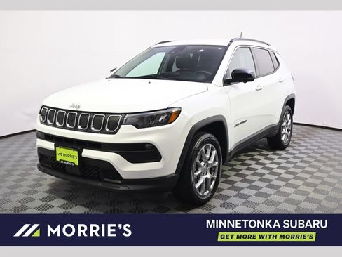 Used 2022 Jeep Compass Latitude AWD/4WD image 1