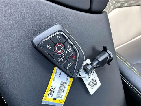 Used 2025 Chevrolet Corvette Stingray Premium Conv w/ 3LT RWD image 14