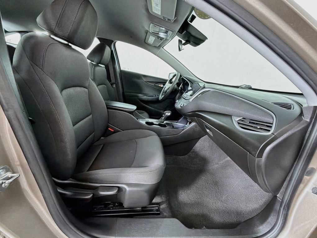 Used 2024 Chevrolet Malibu LT FWD image 30