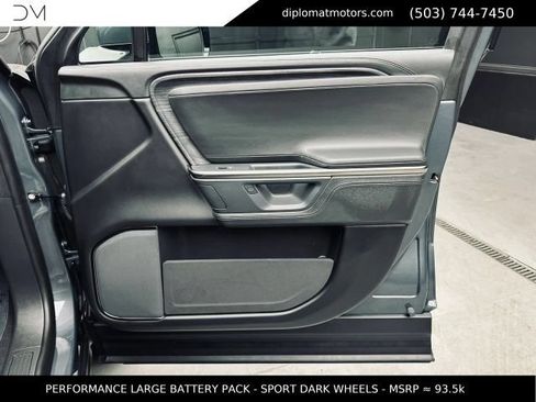 Used 2025 Rivian R1S Adventure AWD/4WD image 32