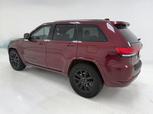 Used 2017 Jeep Grand Cherokee Altitude image 17