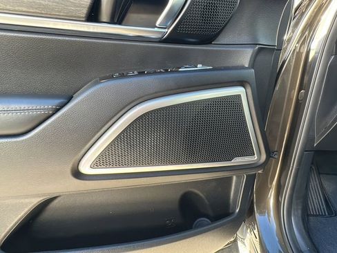 Used 2022 Kia Telluride EX w/ EX Premium Package image 23