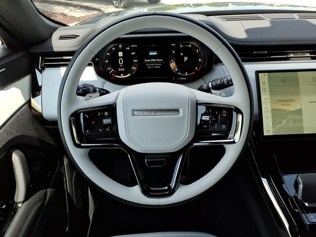 New 2025 Land Rover Range Rover Sport Dynamic SE AWD/4WD image 16