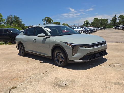 New 2026 Kia K4 FWD image 2