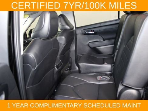 Used 2023 Toyota Highlander XLE AWD/4WD image 15