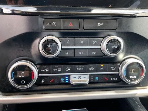 Used 2024 Ford Expedition XLT RWD image 31