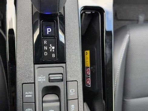 New 2026 Toyota Prius Plug-In Hybrid FWD image 19